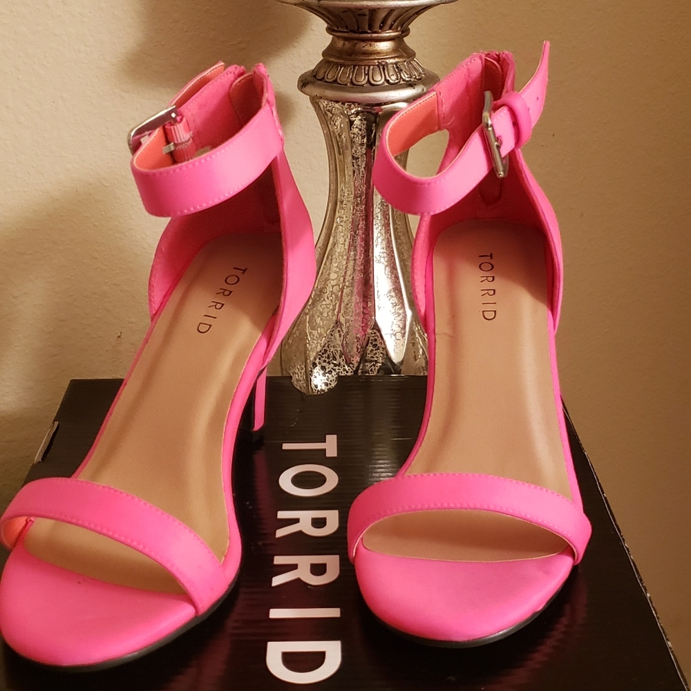 NWT!...Torrid Neon Pink Heels
